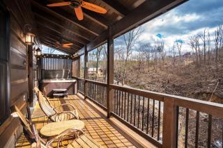Black Bear Cabin by Stony Brook Cabins - 9