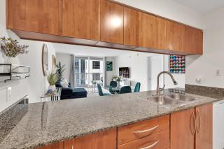 Brickell Key Gem: Stylish 1-Bed W/ Free Parking - 5
