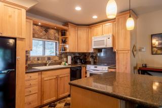 Alpine Villa Condo 1 - Ketchum - 4