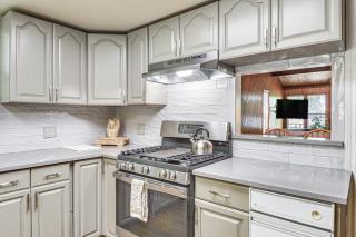 Spacious Lake Granbury Home with Deck and Boat Dock! - Granbury - 1