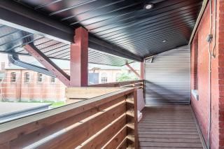 2BR King Apt - Netflix Included - Hamilton - 9