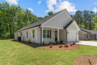Mount Olive Cottage Close to Commerce Shopping - 9