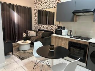 The Lagoon Exquisite Apartments - 4