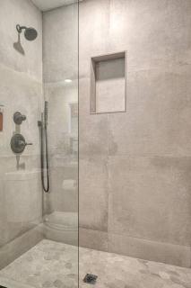Modern Living in gvltulum - Greenville - 8