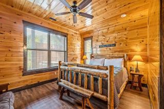 The Majestic Pine Retreat by Stony Brook Cabins - Gatlinburg - 3