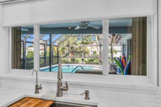 Chez Flamingo I Short Walk to Beach Access - Marco Island - 3