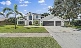 6BR Luxury Wellington Villa with Pool & Spa - Wellington - 0