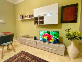 Center House 272 - 8