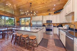The Big Willow Retreat by Stony Brook Cabins - Gatlinburg - 5