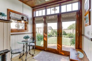 Downtown Essex Apartment - Steps to River! - Essex - 2