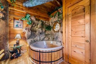Gatlinburg Enchanted Treehouse by Stony Brook Cabins - Gatlinburg - 6