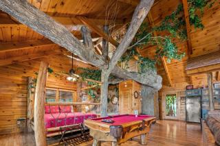 Gatlinburg Enchanted Treehouse by Stony Brook Cabins - Gatlinburg - 2