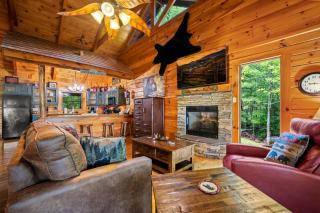 Gatlinburg Enchanted Treehouse by Stony Brook Cabins - Gatlinburg - 1