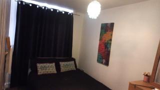 Comfy room with shared bathroom - Londra - 1