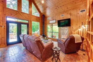 Riverfront Cabin with Outdoor Oasis in Seminary! - Collins - 8