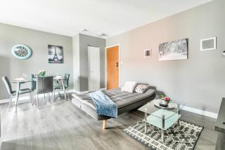 Modern 2BR - King Bed Apartment - PRIME Location - Hamilton - 5
