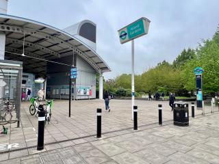 Stylish London Stay 2 Bedroom House with Garden Free Parking Smart TV Near Canary Wharf - Londra - 5