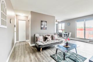 Spacious 2BR Apt - Near DT Hamilton - Hamilton - 4