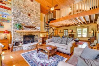 Dog-Friendly Lavonia Home with Dock and Lake Access - Lavonia - 4