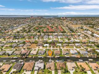 Key Largo SW Cape - waterfront private home locally owned & managed, fair & honest pricing - Cape Coral - 1