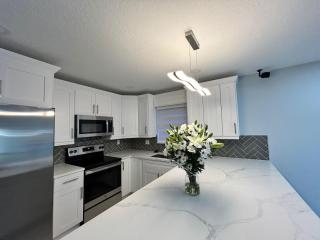 SH West Palm Beach 3 Bedroom PBI Airport Tropical Chic - West Palm Beach - 5