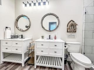 Riverscape Townhome B, Steps to Gruene Hall! - 9