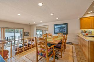 New* Tamarack Bay Classic - Lakefront condo - dock - pool - beach - McCall - 8