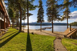 New* Tamarack Bay Classic - Lakefront condo - dock - pool - beach - McCall - 4