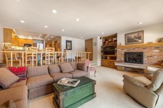 New* Tamarack Bay Classic - Lakefront condo - dock - pool - beach - McCall - 2