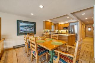 New* Tamarack Bay Classic - Lakefront condo - dock - pool - beach - McCall - 1