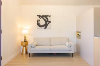 Hollywood Family Nest in Burbank, Steps to Studios! - 6