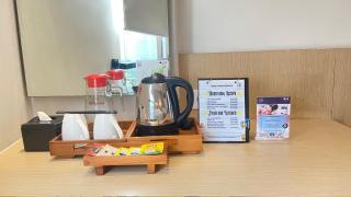 Hotel 88 Embong Malang Tunjungan Surabaya by WH - Breakfast with The Best View on The Highest Floor and Strategic Location in The City Center - Surabaya - 1