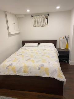 Beautiful Lower level 2 bedroom aprt - Toronto - 7