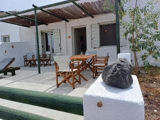 'Irene' Cycladic house with sunrise and sea view! - Foinikiá - 0