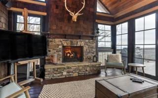 MountainView - Luxury VIEWS Pool Table Hot Tub Gourmet Kitchen - Holcomb - 2