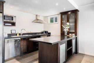Lakefront Living - 4 Bedrm Apartment Alpine Vilage - Queenstown - 1
