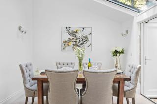 10 Clarence Hill - Elegant Town House with outside space - 3