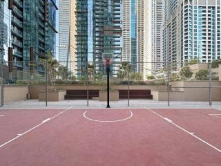 FIRST CLASS 2BR Luxurious and Modern - Dubai - 3