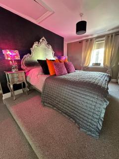 Pink Cosy Cottage - Glascote - 3