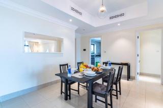 First Class 3BR Blissful Fountain Escape - Dubai - 4