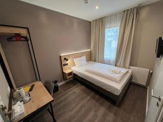 JJ Hotel Hannover-City-Pension - 9