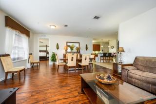Epic Universe Premium Lake View Condo, Vista Cay - 1002 - 0