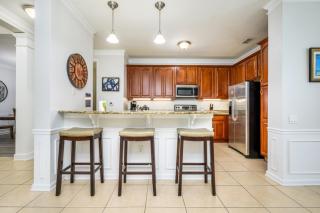 Epic Universe 4 Bedroom Plus, Lake View Condo, Vista Cay-1008 - 2