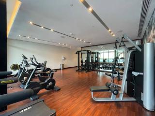 Modern Studio Downtown DT1, Walk to Dubai Mall, Burj View & Metro - 6