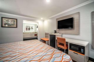 Travelodge Inn & Suites by Wyndham Bell Los Angeles Area - Bell - 5