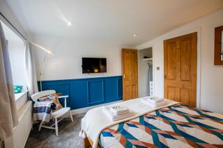 The Carriage House - 4