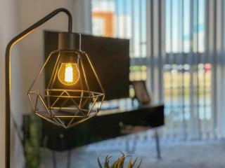 9 Reef House Marina sea view living at its best -Free Parking - Pass the Keys - 9