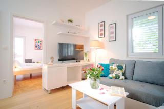 Seaview holiday home apt. with private terrace - 9