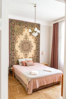 Spacious family suite along river side, in the heart of Buda - Budapest - 8