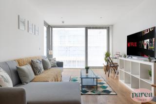 Parea Living - Colorful North London Apt with Balcony Views - London - 5